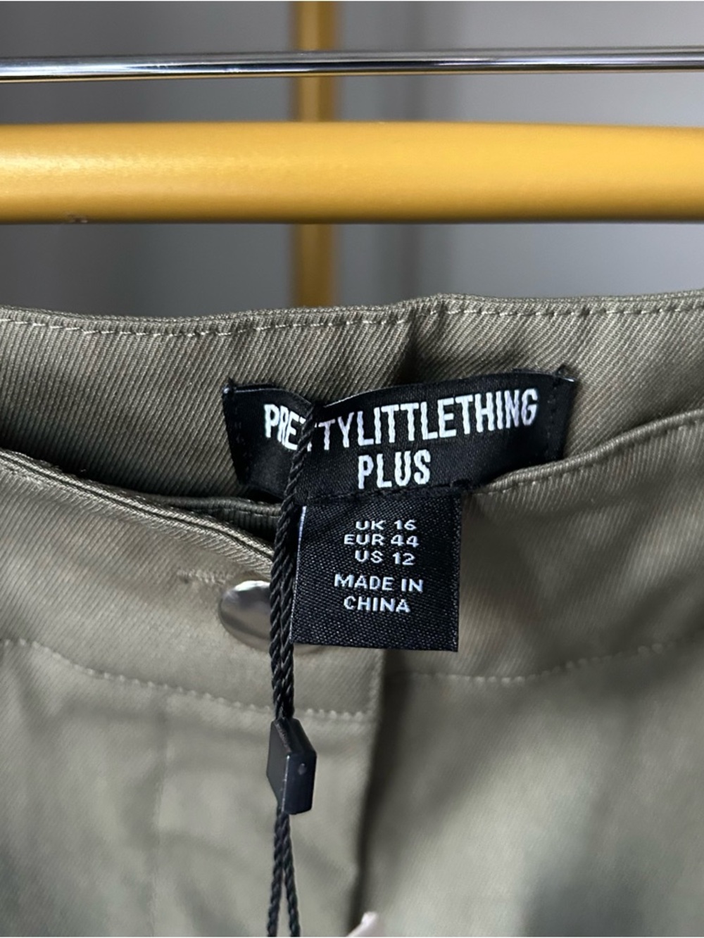 PrettyLittleThing Plus Olive Khaki twill high waist Cargo Trousers size 12 NEW - Picture 5 of 8